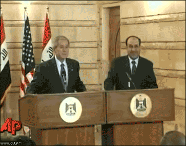 tmp_1927-Bush_dodges_shoes730497901.gif