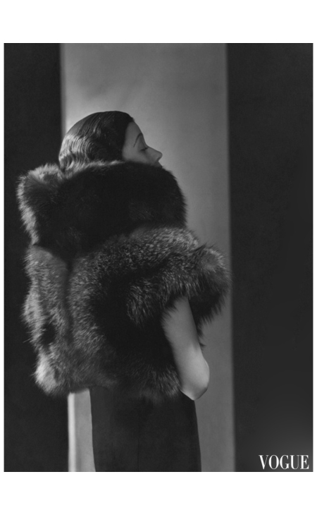 Toto Koopman-short sleeveless fur evening jacket by Heim, Vogue1933, Photo George HoyningenHuene.jpg