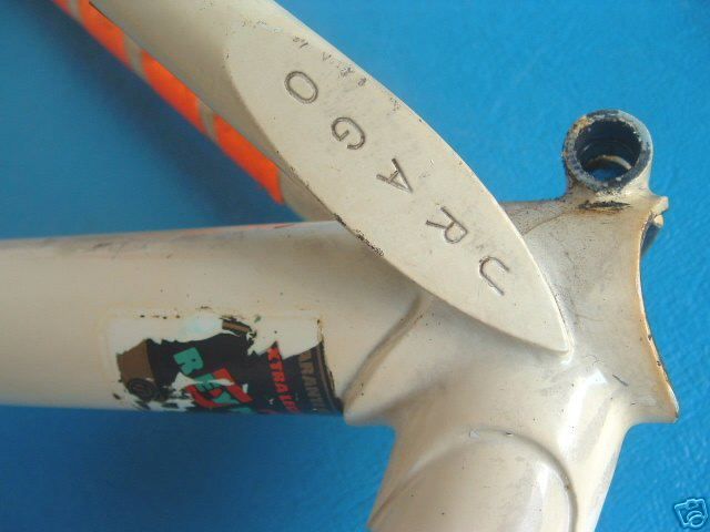 URAGO RACE FRAME seatlug.jpg