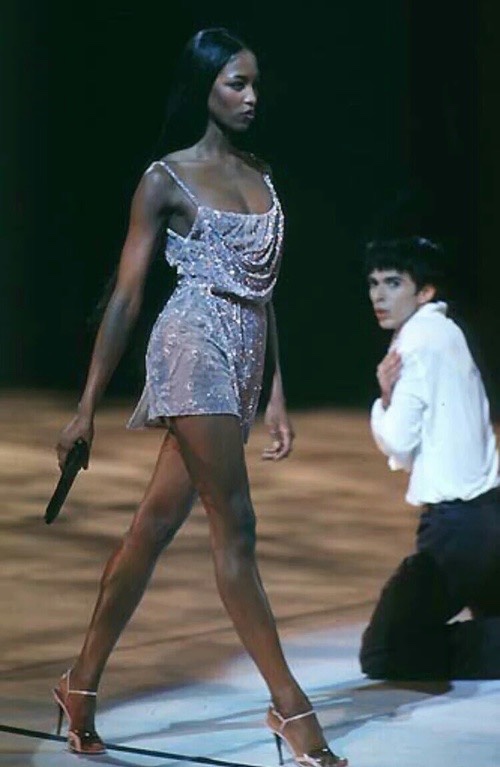 Versace SS 1998 Iconic Naomi Campbell (1).jpg