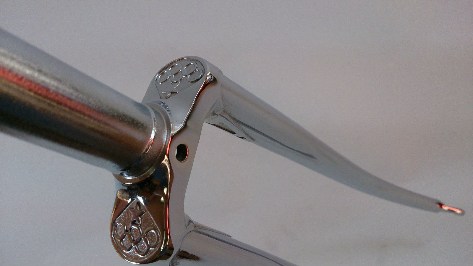 vianelli fork crown.jpg