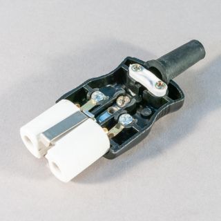 waffeleisenstecker-klassischer-heissgeraetestecker_4.jpg