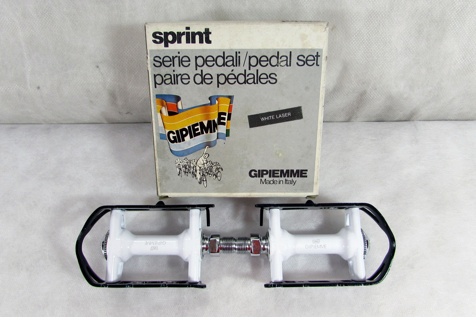 white laser pedals pedali.JPG