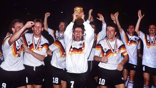 wm-1990-nationalmannschaft-turnier-100~_v-img__16__9__l_-1dc0e8f74459dd04c91a0d45af4972b9069f1...jpg