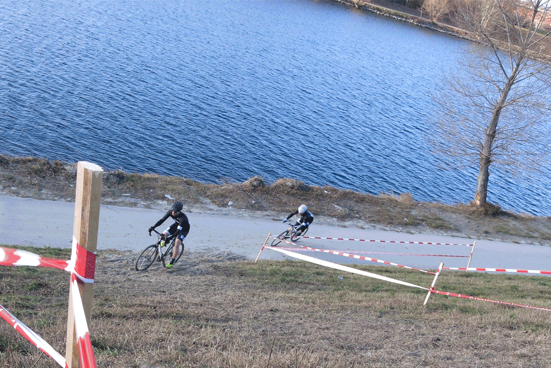 wolfwolf_runup_cyclocross.gif