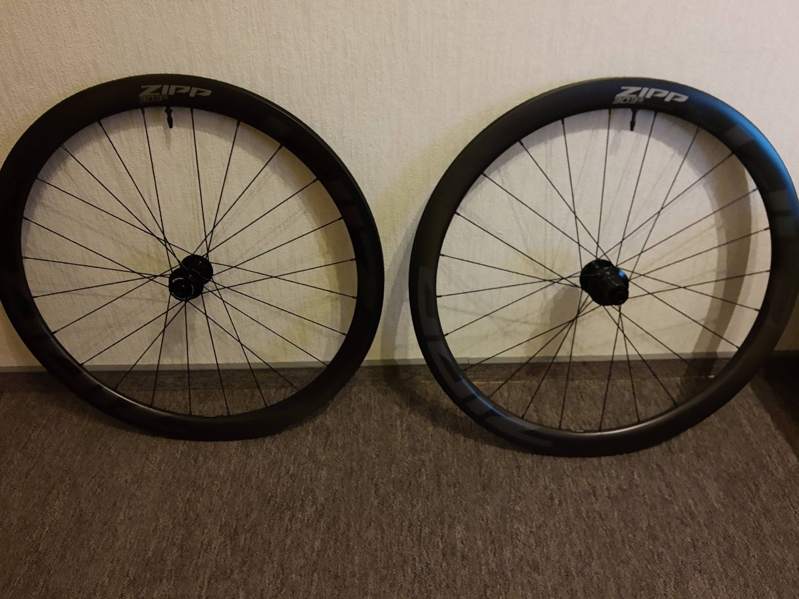 Zipp 303.jpg