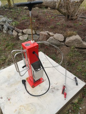 Pumpstation mit Werkzeug01.jpg