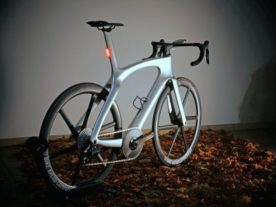B1-Baldiso-CarbonWorks-frame-BikeAhead-5b.jpg