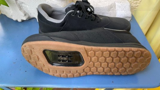 spez_schuhe_03.jpg