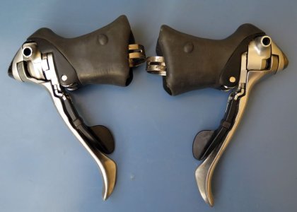 Shiman Ultegra STI 9 fach 02.jpg