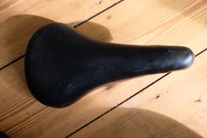 DSCF6937_Sattel_oben.JPG DSCF6937_Sattel_oben.JPG