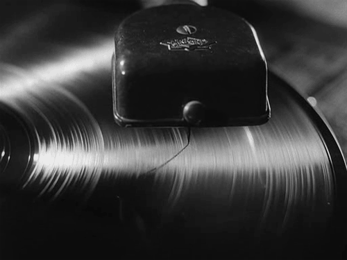 1243936425_record_playing.gif