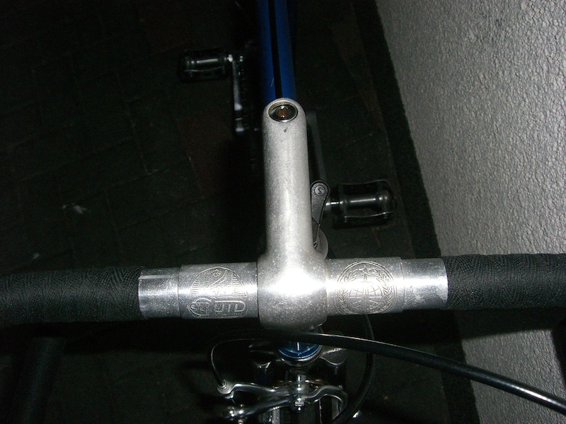 GitaneLebkerfront.JPG