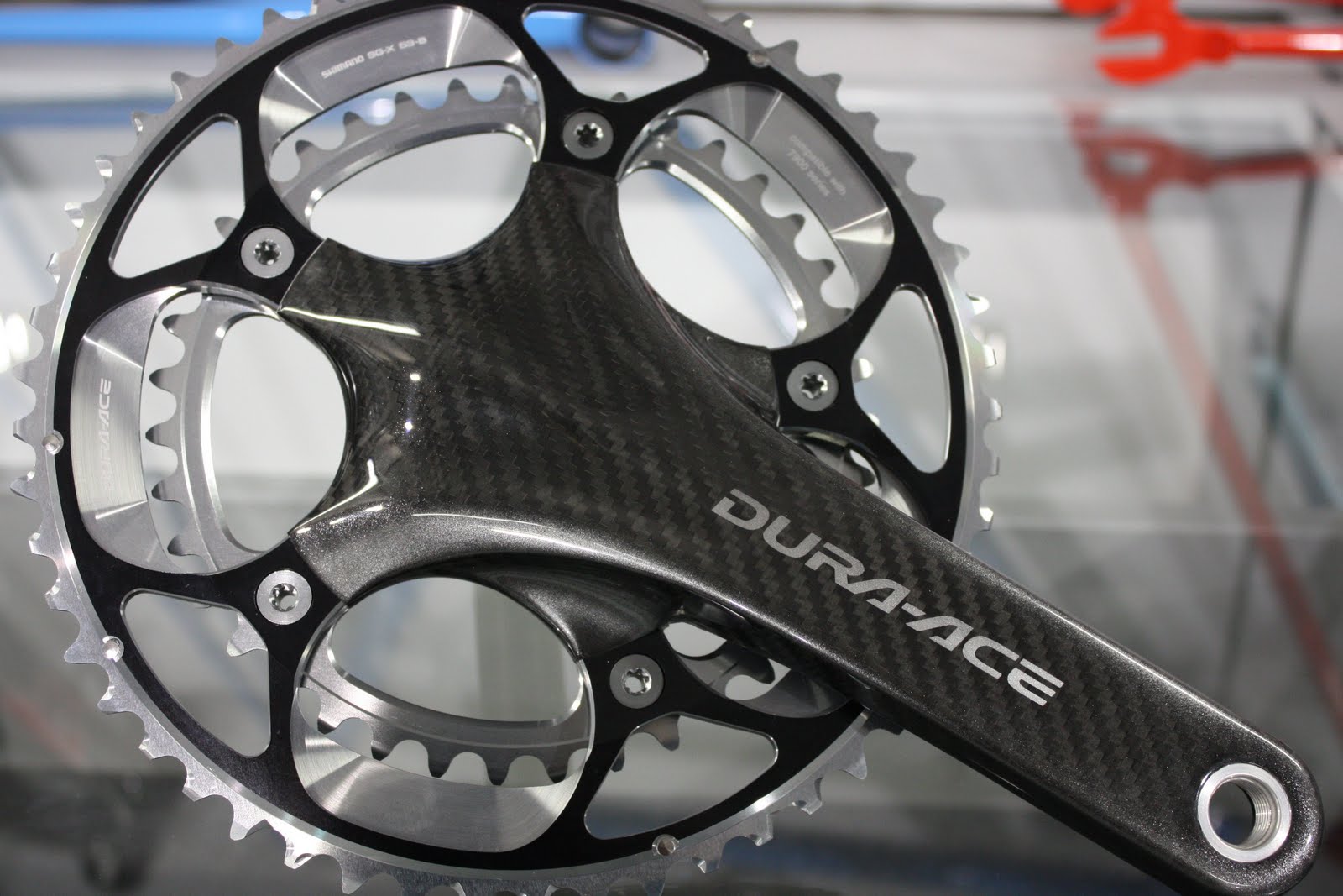 Dura_Ace_carbon_chainset_at_Condor_Cycles.JPG
