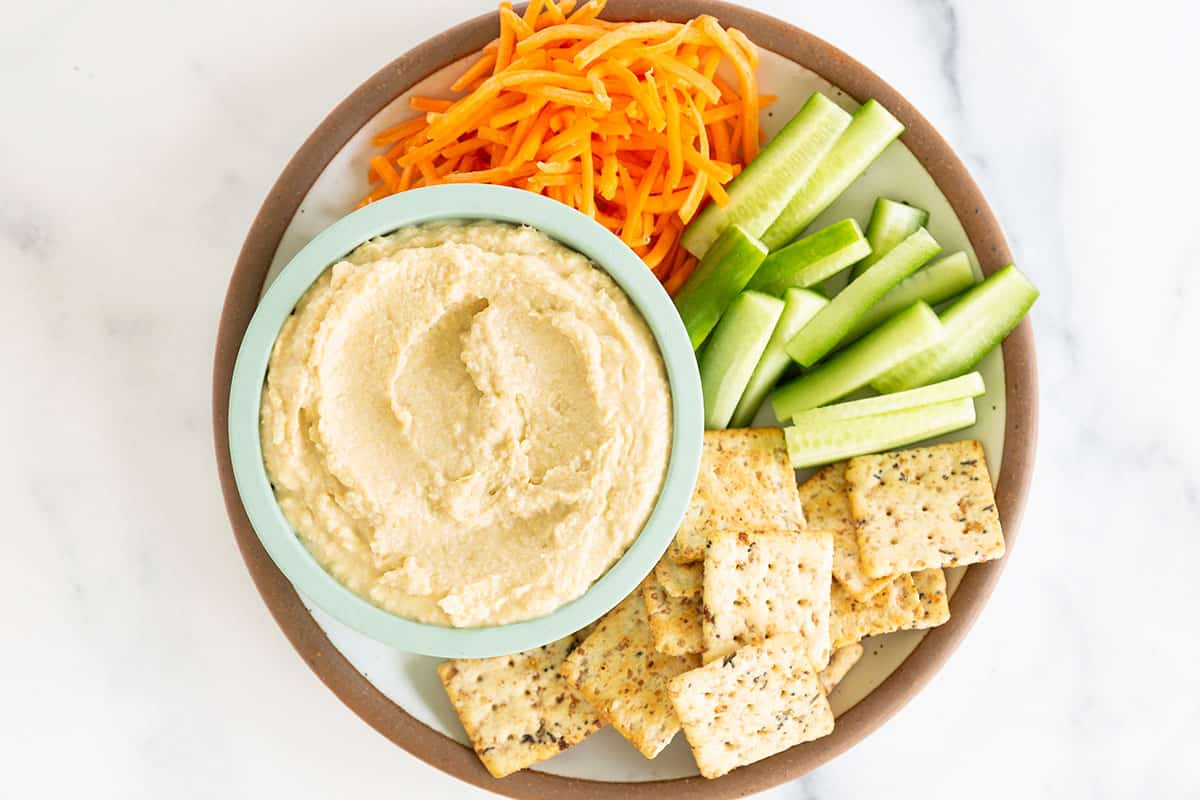 hummus-without-tahini-in-bowl-with-dippers.jpg