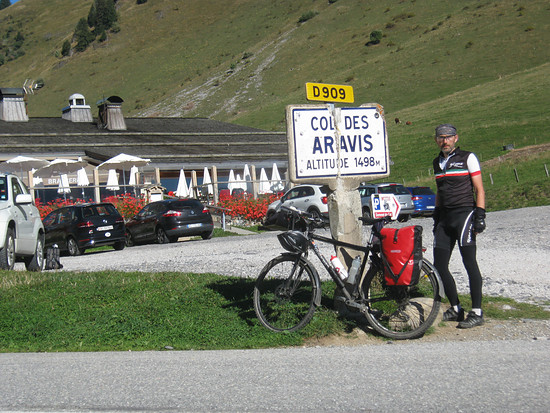2318848-jv6s7abg4h4r-2018_09_colaravis-medium.jpg