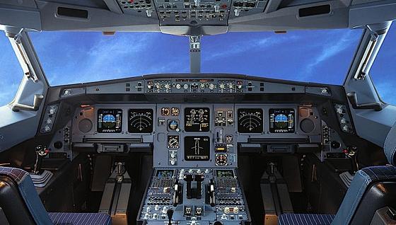1198_Hier-ist-noch-alles-beim-alten-das-Cockpit-einer-Airbus-A330.jpg