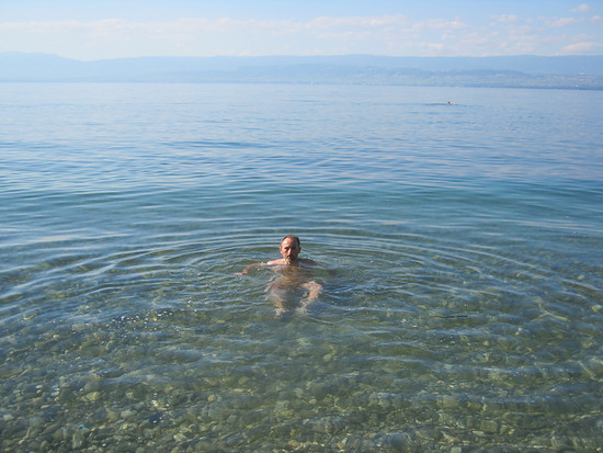 2318869-ij22f4wo04gi-2018_09_genferseebaden-medium.jpg