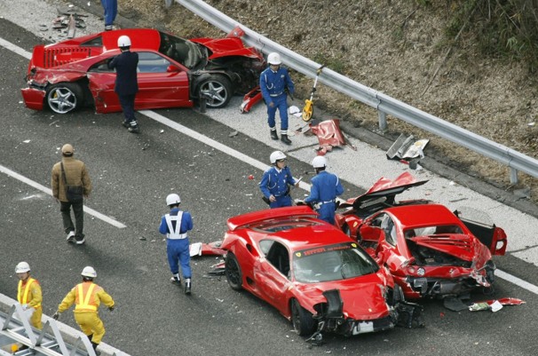 Japan_Ferraris_Accident_07cf7.jpg