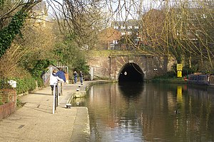 300px-Regents_Canal%2C_London%2C_England_-Islington_tunnel-21March2010.jpg