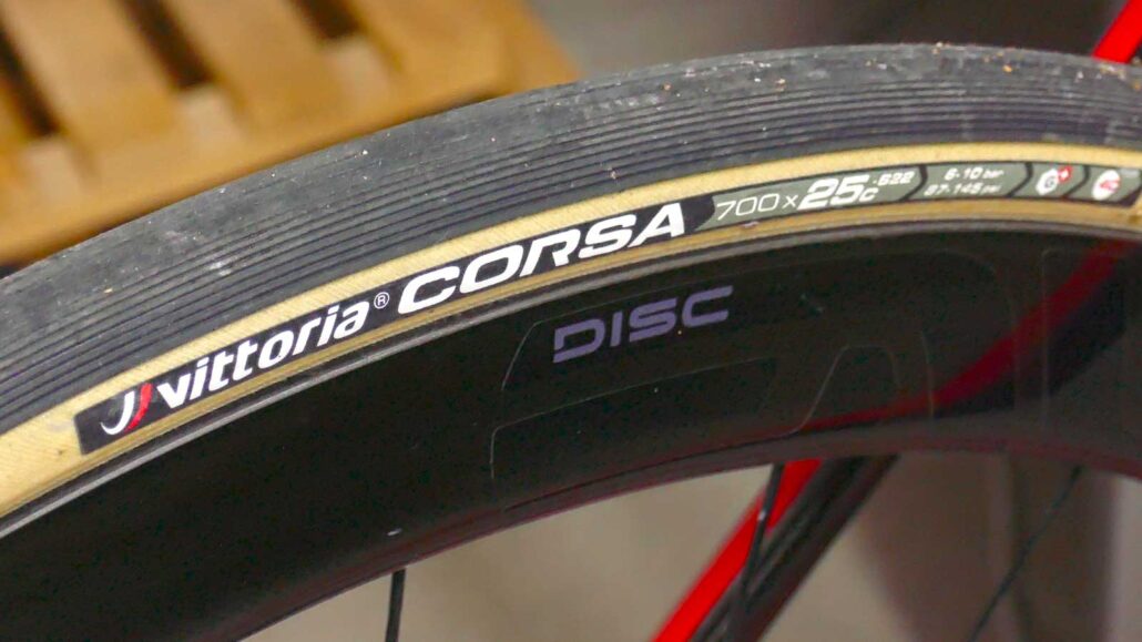 vittoria-corsa-g-plus-clincher-tubular-1-1030x579.jpg