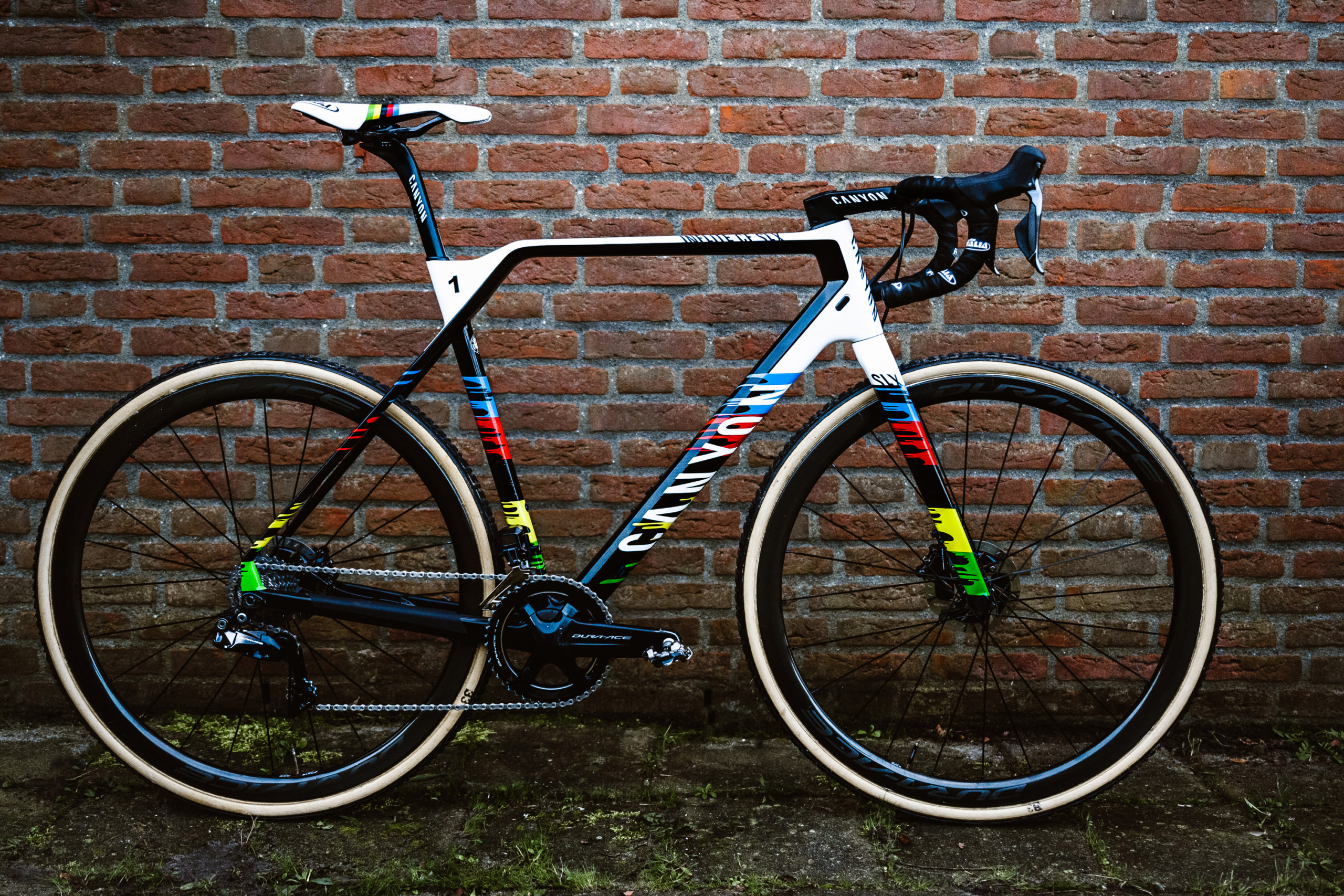 Mathieu-van-der-Poel-Cyclocross-bike-1-scaled.jpg