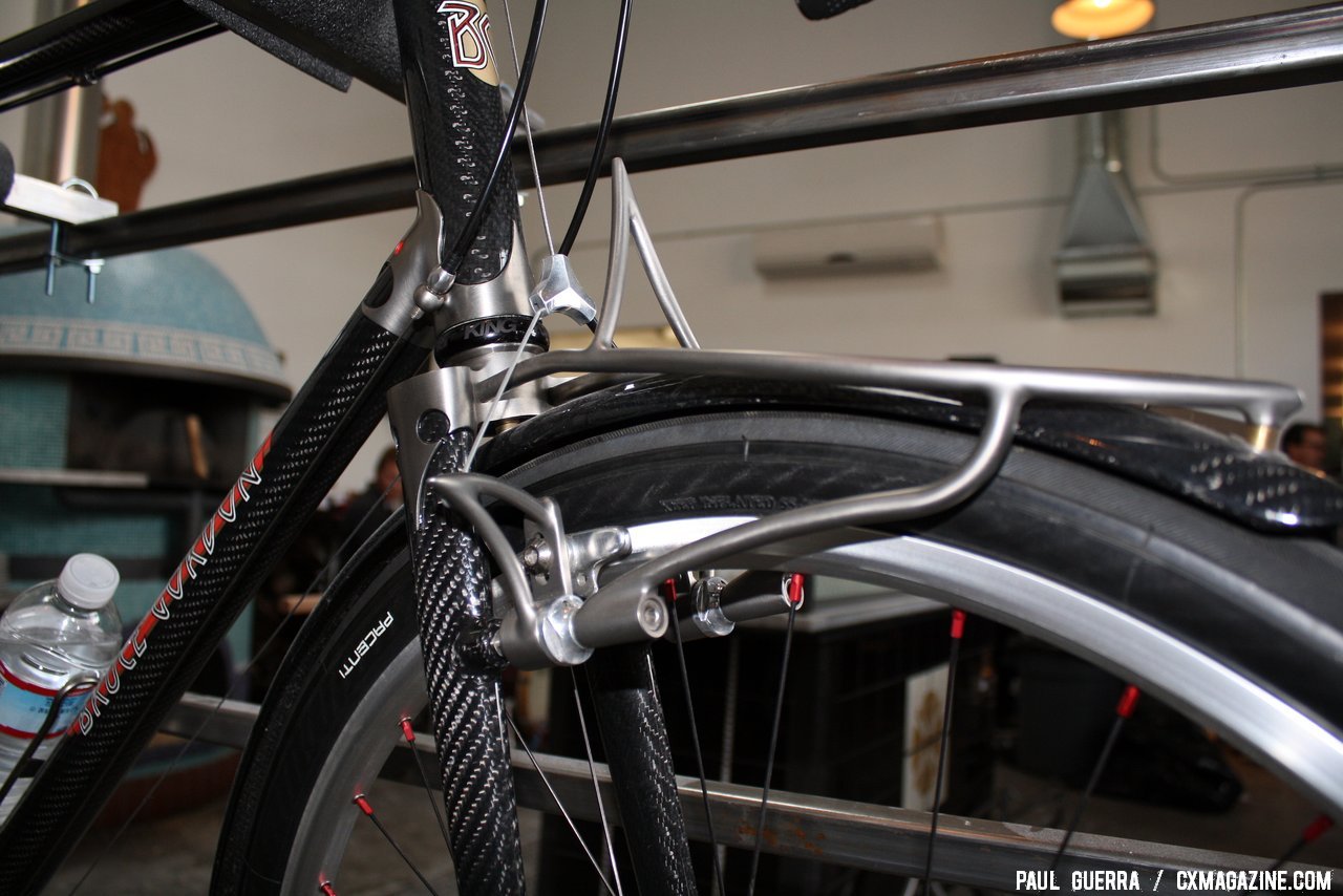 ruota-libera-bike-show-cxm-custom-made-titanium-cantilever-brakes-on-a-Bruce-Gordon-frame-pguerra_1_1.JPG