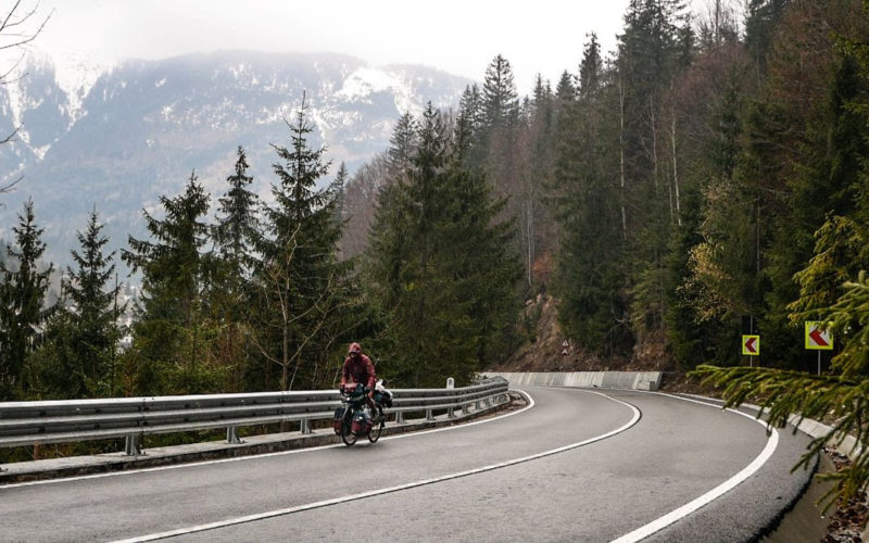 Bikepacking-Video von Gaëlle Bojko: Regnerische Tage in den Karpaten