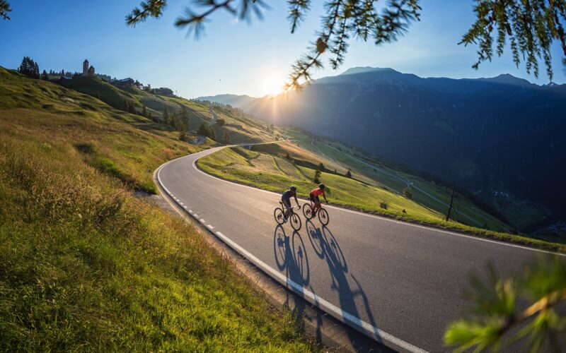 Gravel & Road in den Alpen: Graubünden serviert „Menu for Cyclists“