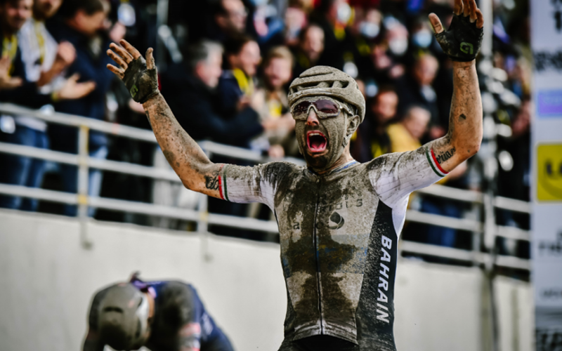 Verregnetes Paris-Roubaix 2021: Colbrelli übersprintet Van der Poel