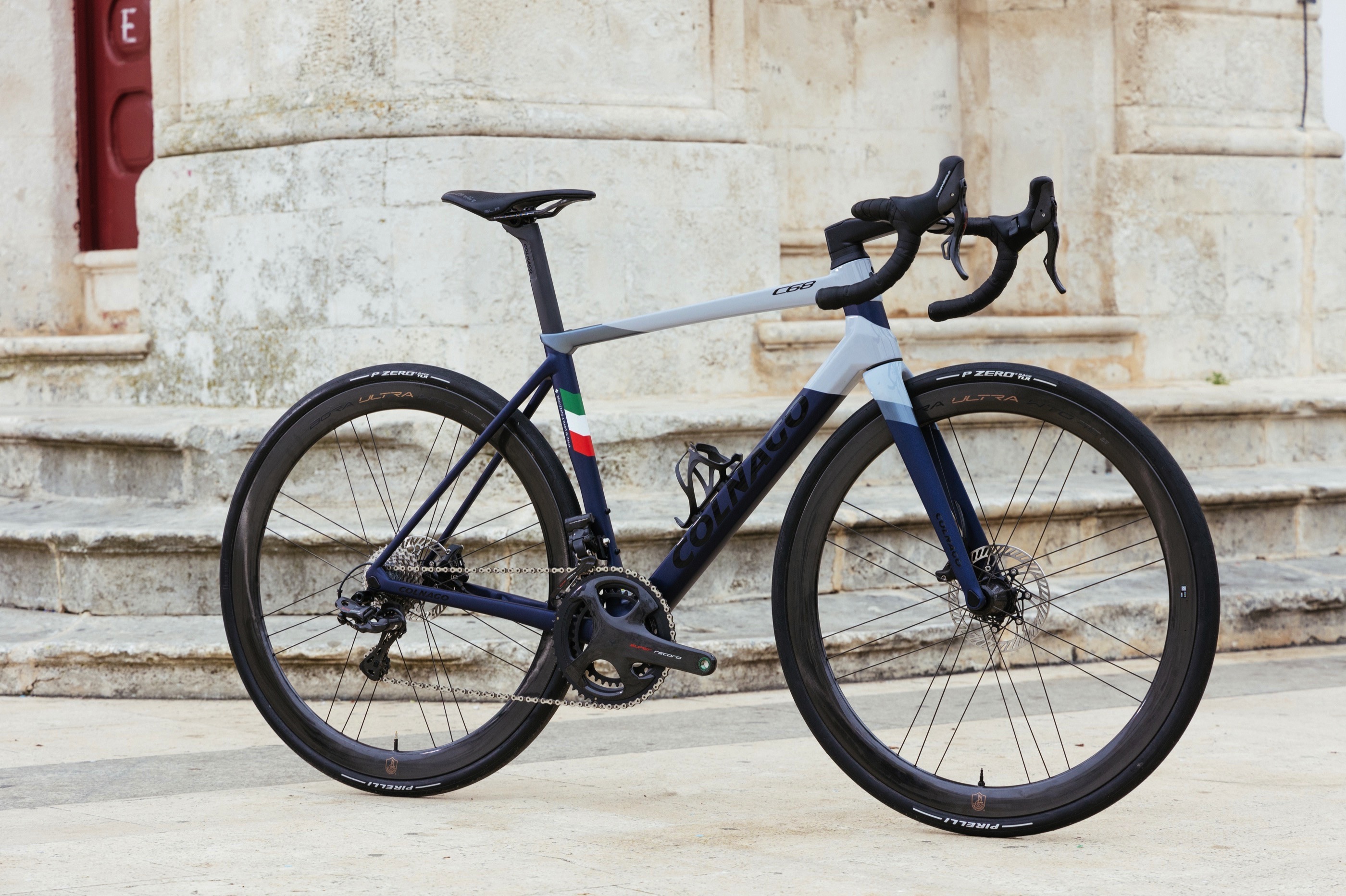 The Colnago Gioiello commemorates the Giro d'Italia with a whole