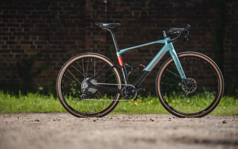 Mondraker Dusty RR im E-Gravel Bike Test 2023: Von kultiviert Graveln bis Krachenlassen