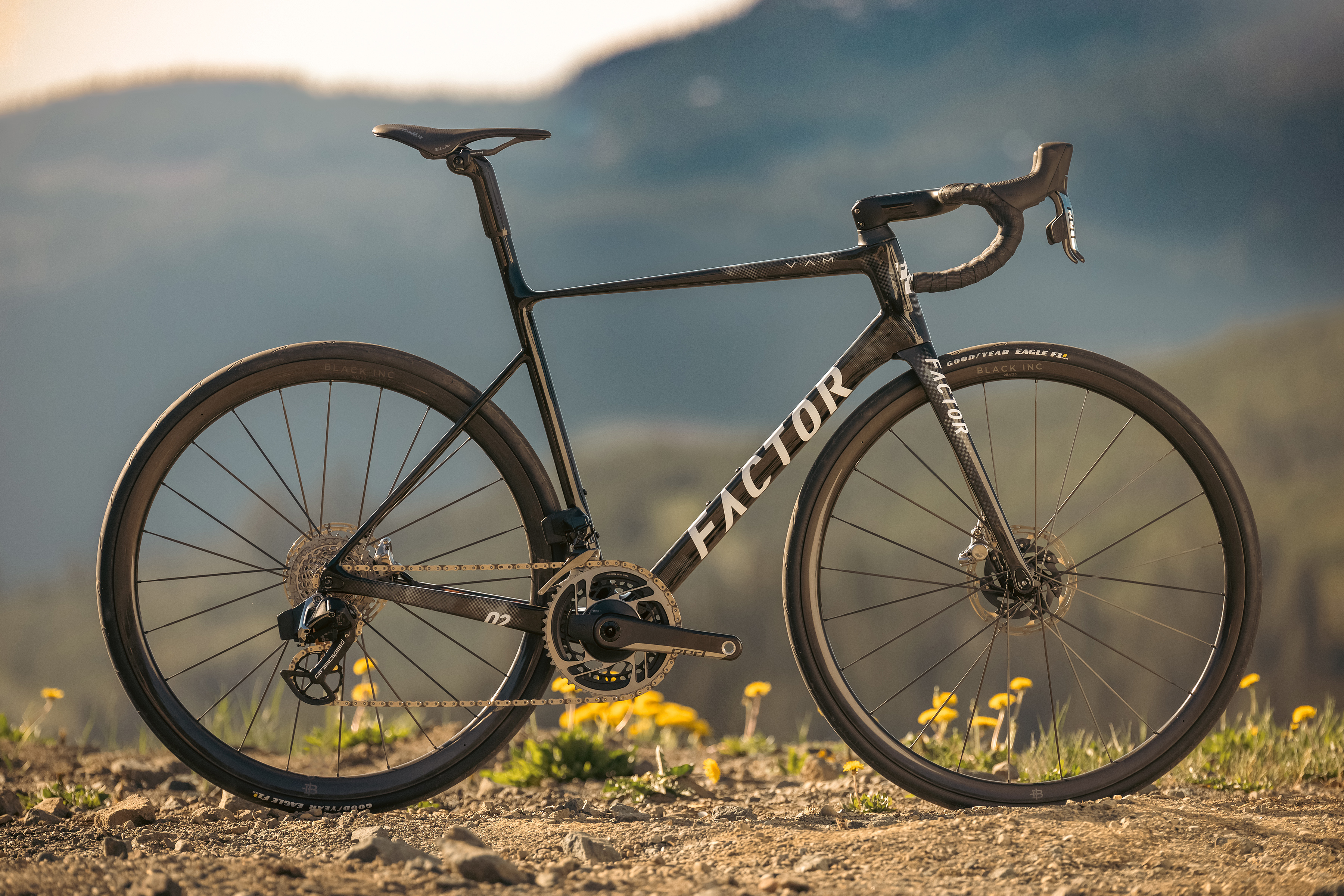 Neues Factor O2 VAM: Aero-optimiertes Kletter-Bike mit 6,2 kg