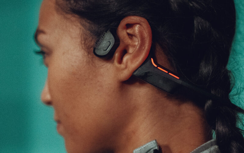 Neue Suunto Wing Knochenschall-Kopfhörer: Für legalen Musikgenuss auf dem Rad