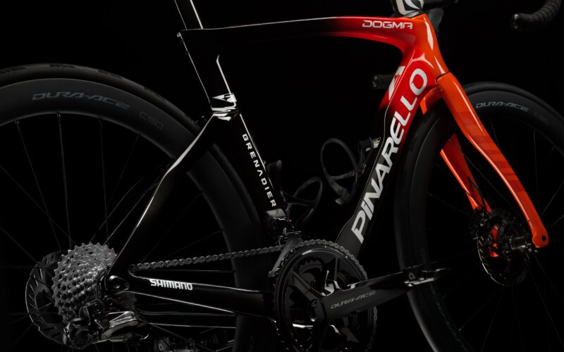 World Tour Bikes 2024 – Ineos-Grenadiers: Pinarello Dogma F mit neuem Design