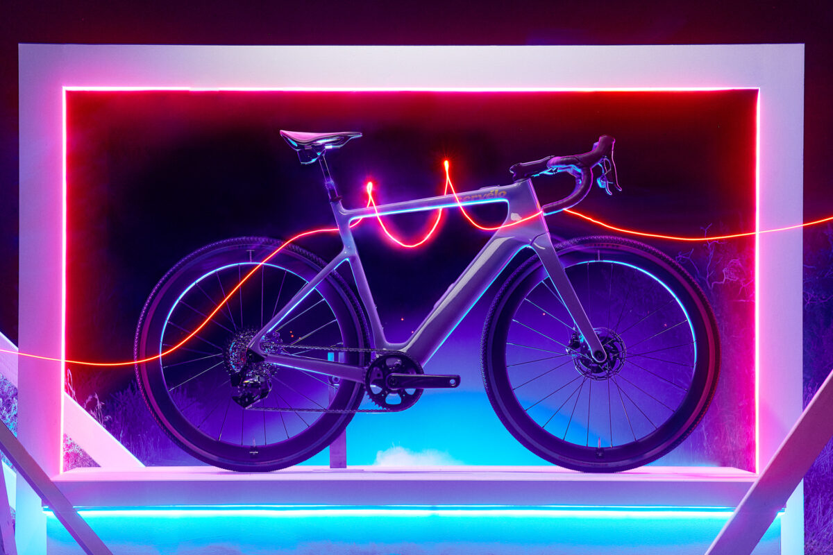 Neues Cervélo Rouvida E-Gravel-Roadbike: „2 in 1“ E-Gravel und E-Road mit Fazua