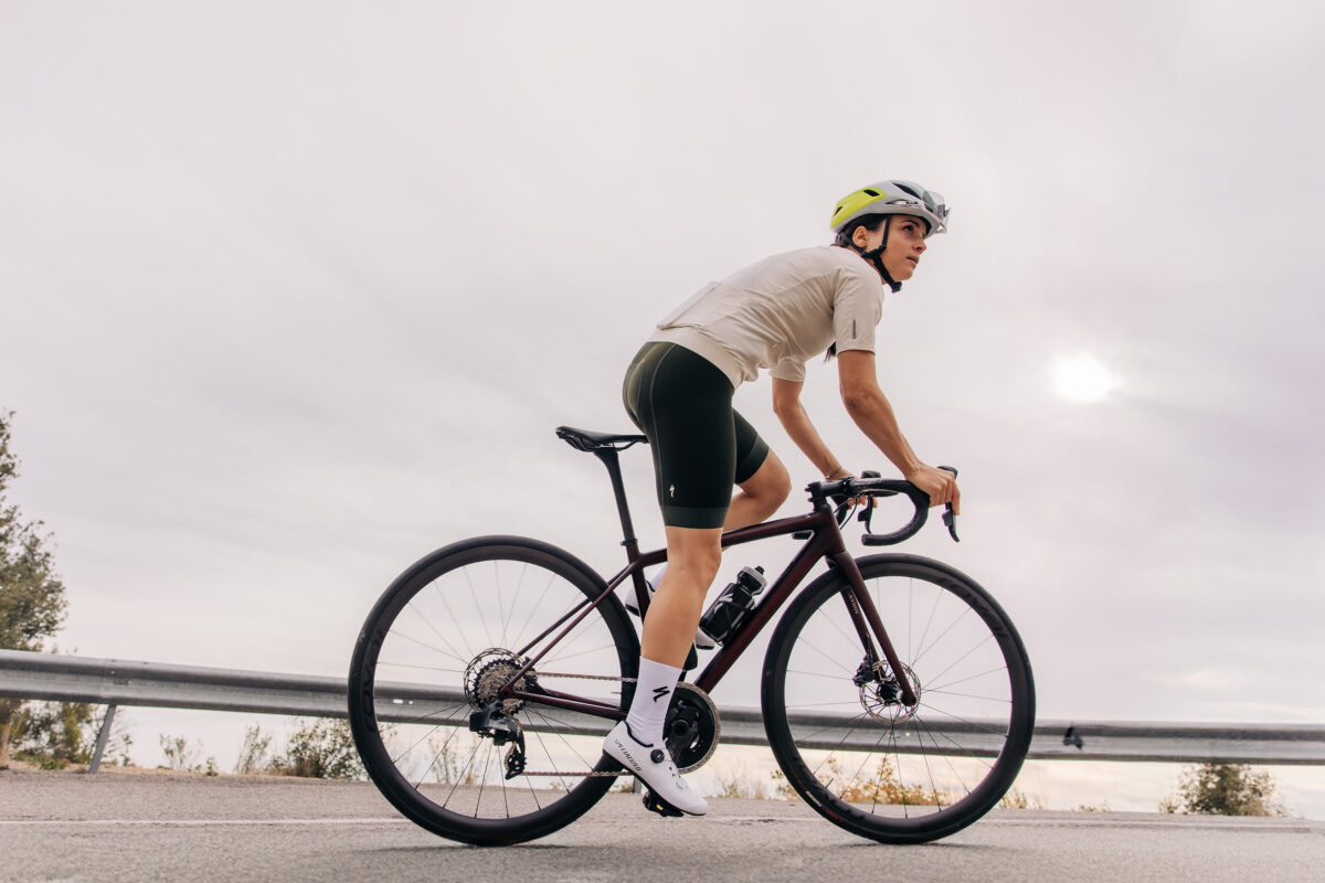 Specialized Foundation Kollektion: Luftige Bekleidung für Gravel und Road
