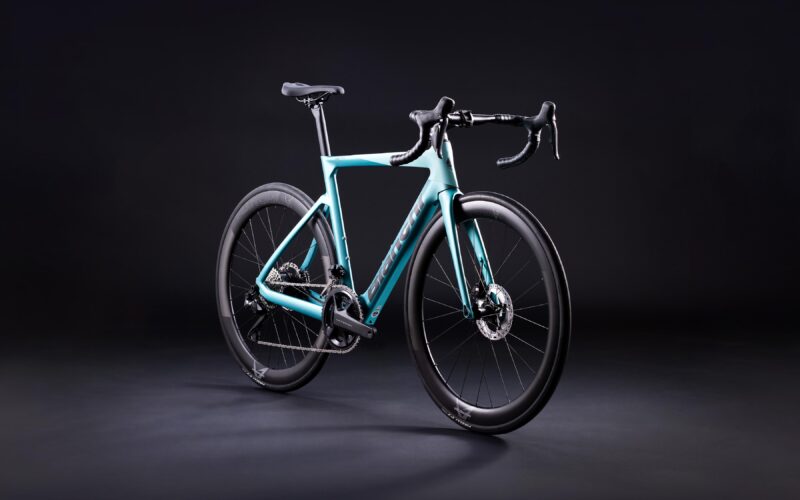 Neues Bianchi E-Oltre: E-Rennrad mit neuem Mahle X30 Motor
