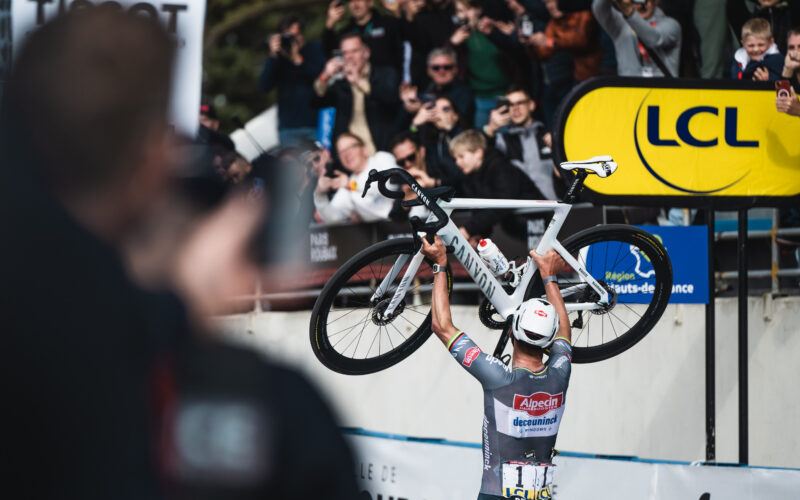 Paris Roubaix 2025 Profi-Rennräder: Sieger-Bikes von Ferrand-Prevot und Van der Poel