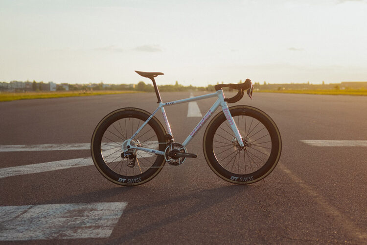 Standert Kreissäge RS: Alu-Rennrad mit Aero-Punch